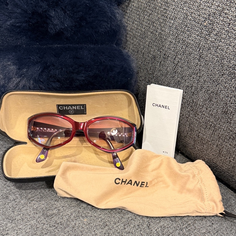 CHANEL Navy Burgundy CC Sunglasses gradient lenses.